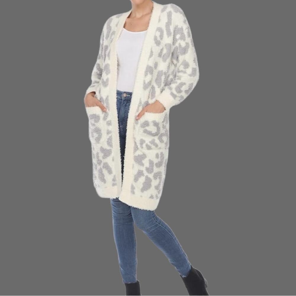 NWT White Mark Gray & White Leopard Relaxed Fit Cozy Sherpa Cardigan S/M